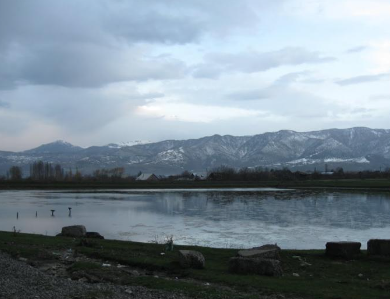 სურამის ტბა